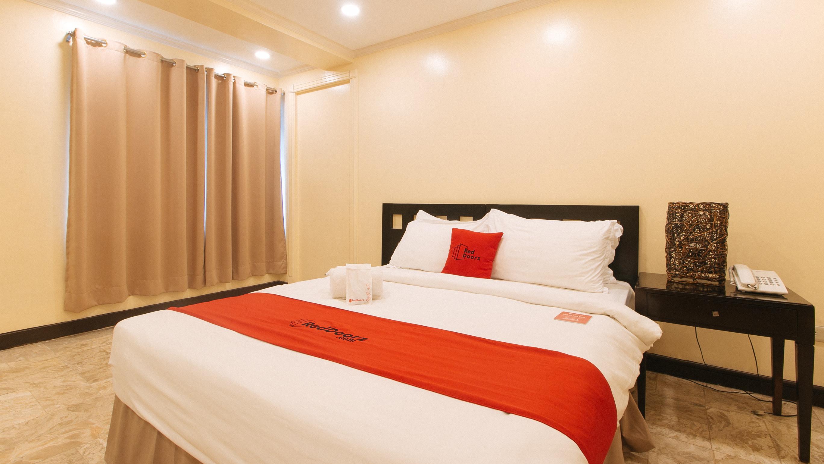 Reddoorz Premium Near Greenbelt Makati - Vaccinated Staff Makati City Exterior photo